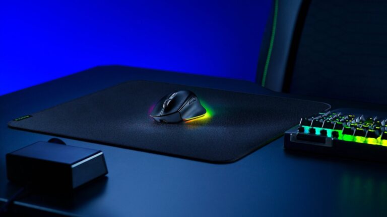 Razer Pro Click V2: Ergonomic Right-Handed Wireless Mouse with Extended Thumb Rest
