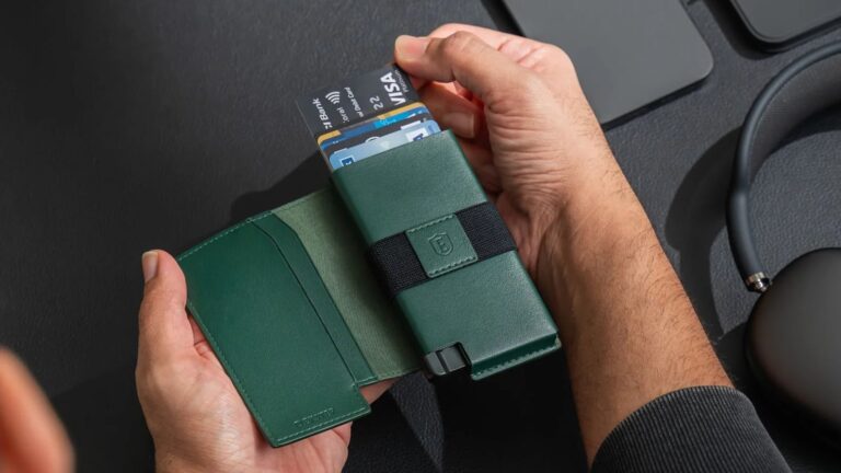 Ekster Wallet Pro: AppleSkin Leather by Vegatex and Modular Add-Ons for Extra Storage