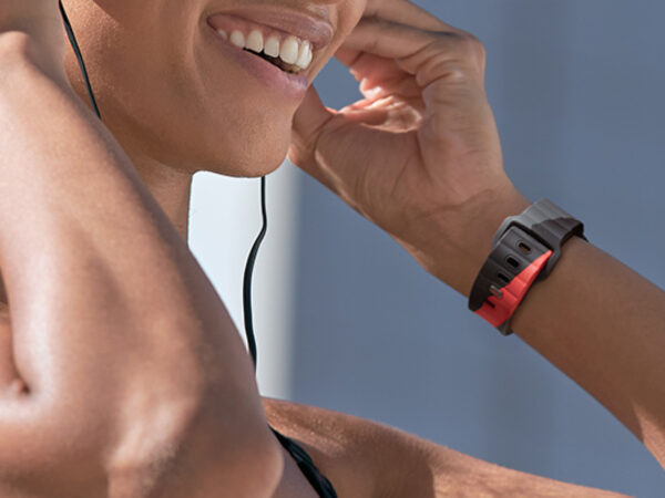 Uniq Design Stride Designer Edition Apple Watch Band Can Withstand the Toughest Environments