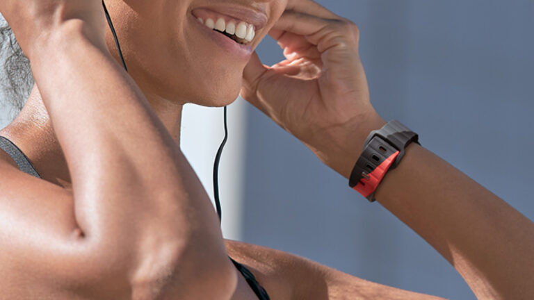 Uniq Design Stride Designer Edition Apple Watch Band Can Withstand the Toughest Environments