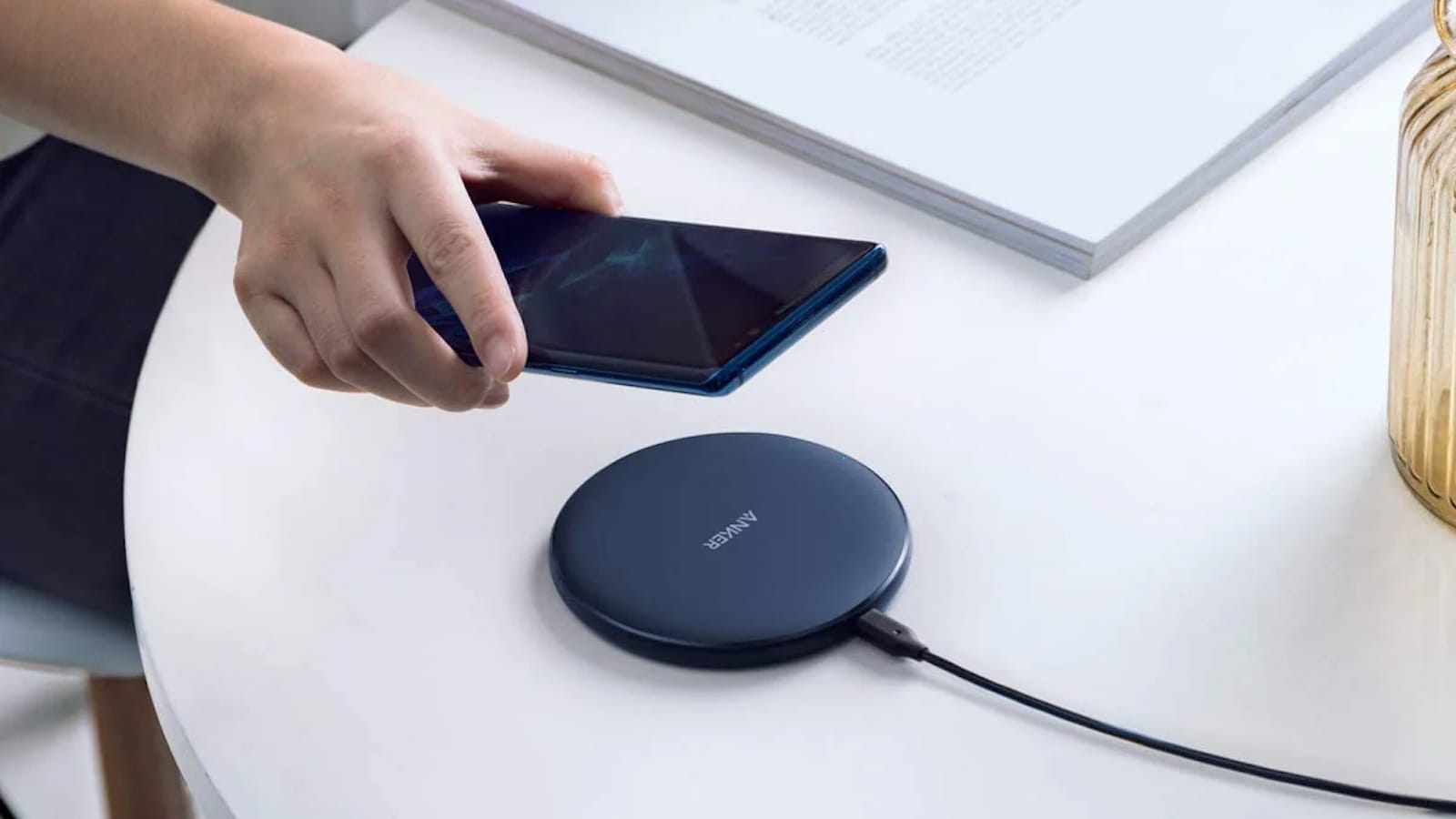 Anker 313 Wireless Charger powers through protective cases!