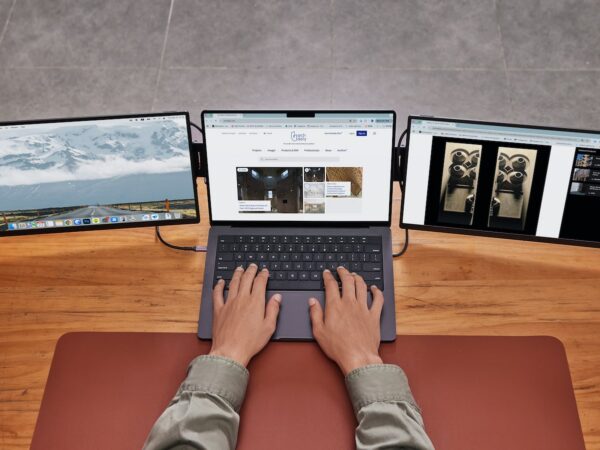 FlipGo Horizon: Snap-On Tri-Screens to Reimagine WorkSpace with Patented Snap-Lock