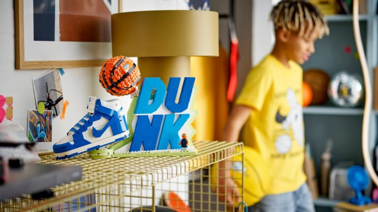 Nike Dunk x LEGO Collectable Building Set Inspired by the Iconic Speaker for Ages 10+