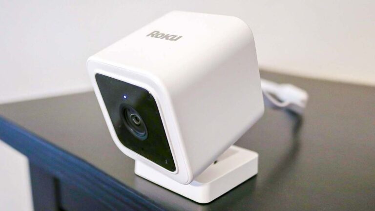 Roku Indoor Camera for Home Security with 1080p HD Color Night Vision & Motion Detection