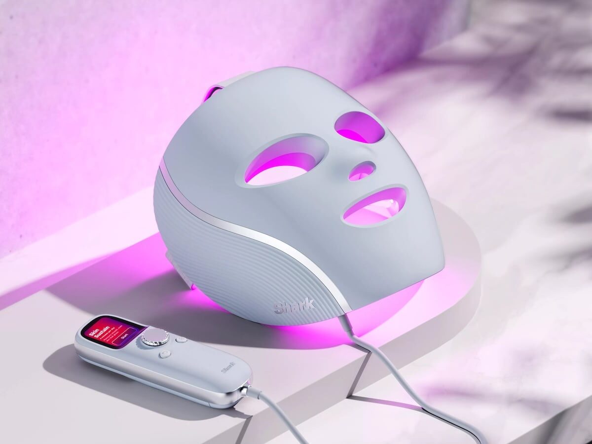 Shark CryoGlow: LED Face Mask with Under-Eye Cooling for a Radiant, Youthful Glow