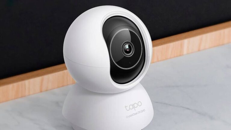TP-Link Tapo C211 Indoor Security Camera with Pan/Tilt Functions in 360° and Voice Control