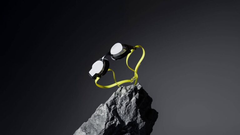 FORM Smart Swim 2 PRO Goggles with an AR Display and Real Time Performance FeedbacK