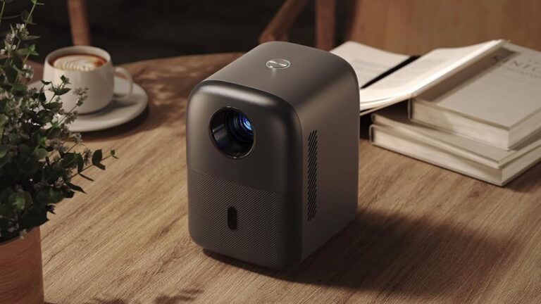 Groview Mini Bluetooth Projector with Smooth 2-Second Electric Focus for Outdoor Use