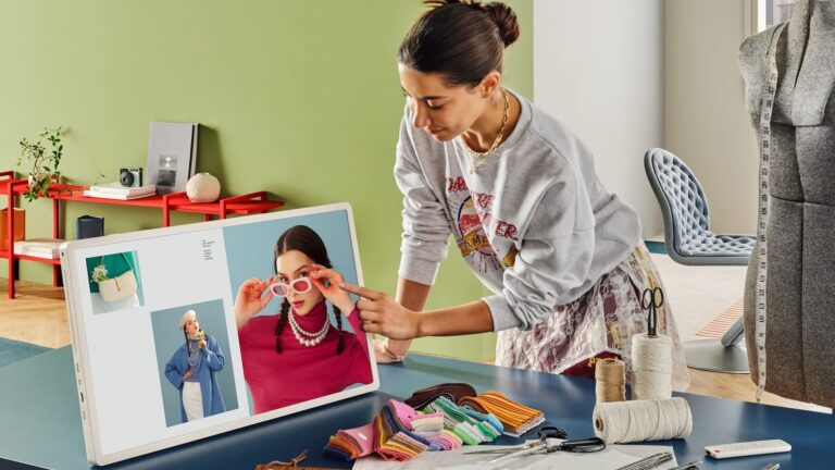 LG StanbyME 2: Portable 27-Inch QHD Touch Screen with Stunning 2,560 x 1,440 Resolution