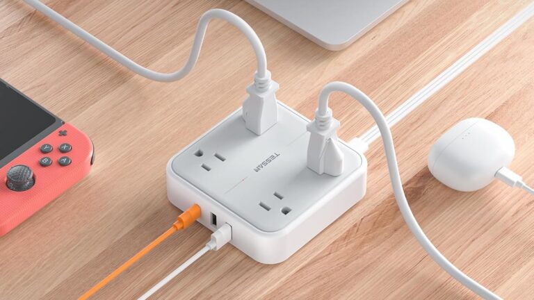 TESSAN Surge Protector Power Strip With Easy Pull-Out Flat Plug for Use in Tight Spaces