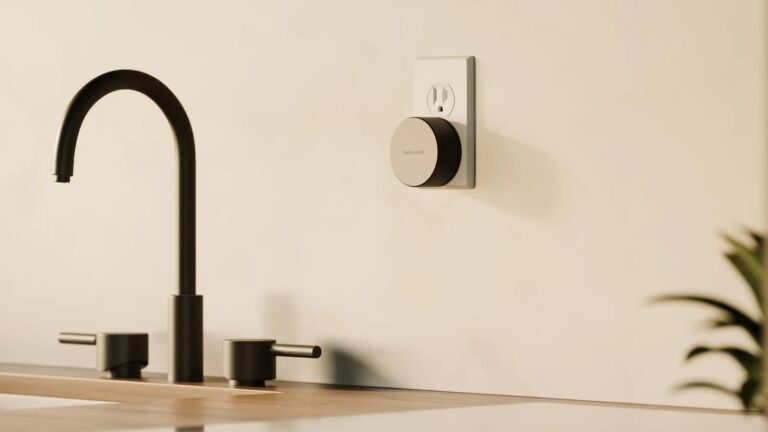Twelve South PowerBug: 35 W Magnetic Wireless Charger with Qi2 and MagSafe Compatibility