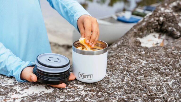 YETI RAMBLER Insulated Food Jar with Double-Wall Vacuum Insulation and a Vented Lid