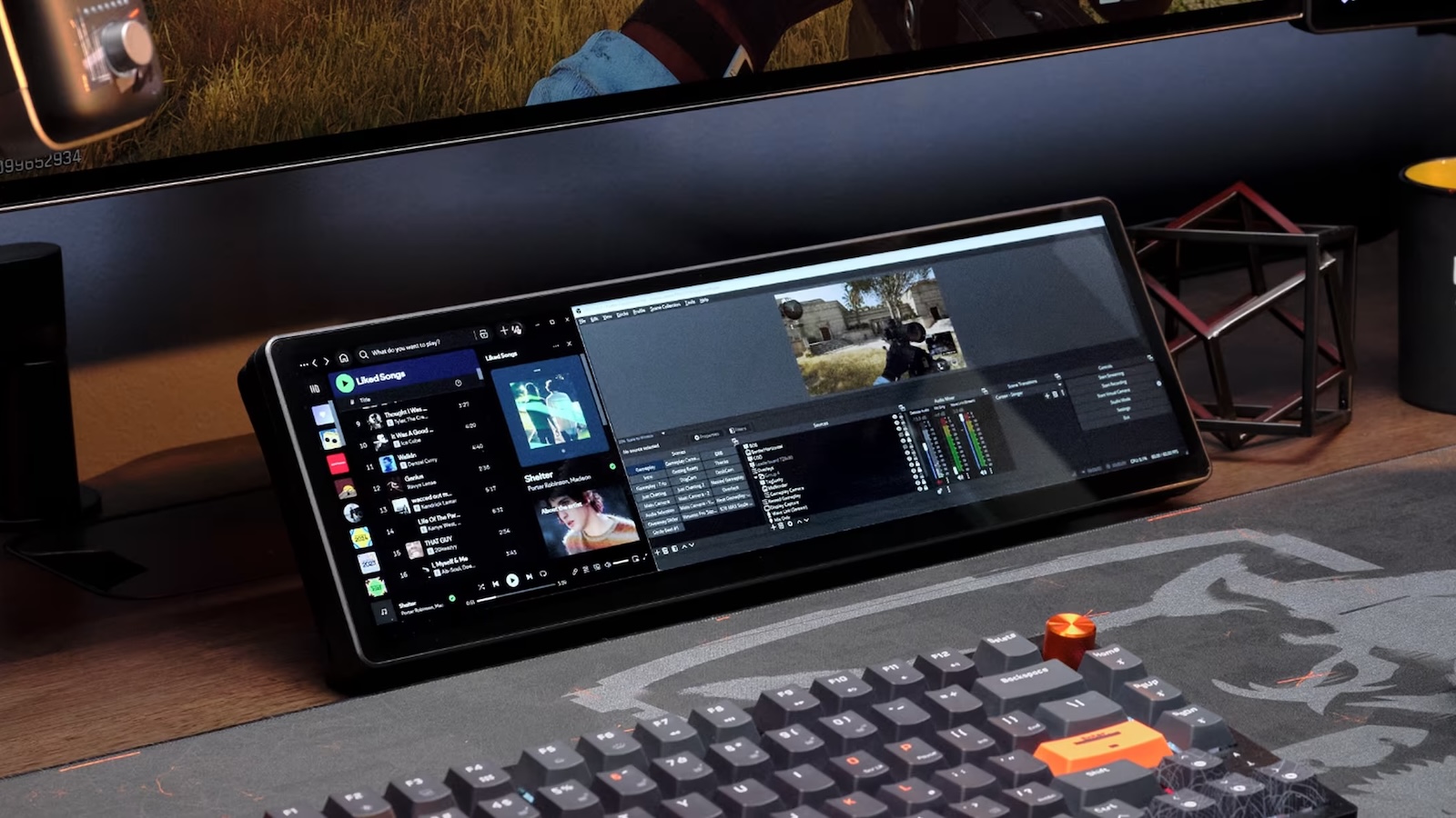 CORSAIR XENEON EDGE featurs a 2560 x 720 resolution!