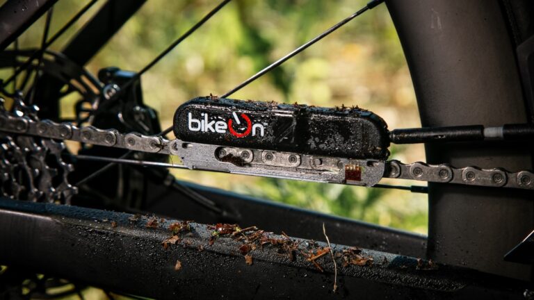 CycleClick Pro-Level Power Meter That Installs in Seconds and Syncs with Strava, Zwift, Garmin, and More