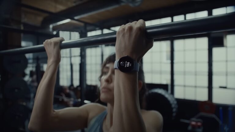 Google Pixel Watch 4: Standalone Satellite SOS Features and Personalized Fitness Insights