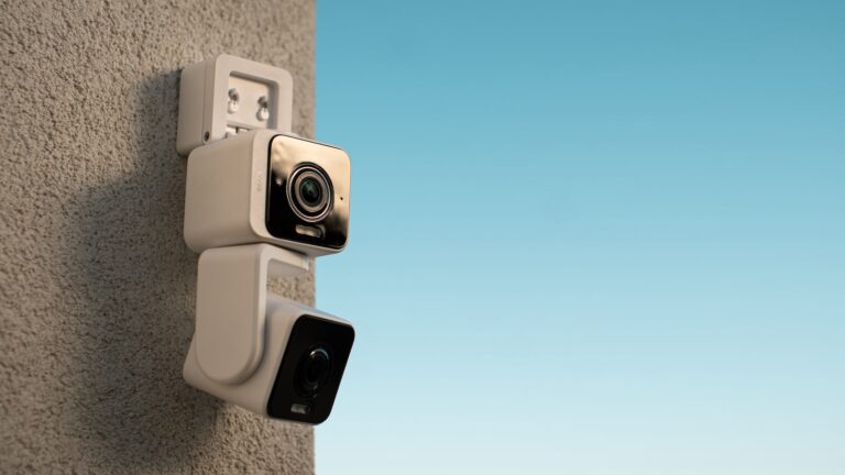 WYZE Duo Cam Pan Indoor/Outdoor Security Camera