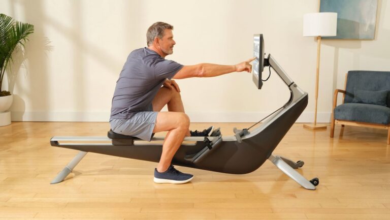 Hydrow Arc Rower focuses on your strength and cardio