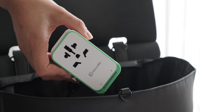GlocalMe RoamPlug Travel Charger