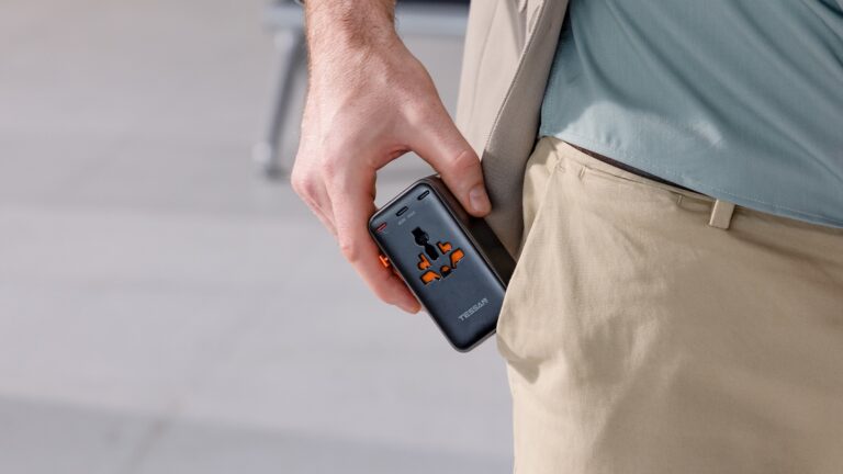 TESSAN Voyager 205 8-in-1 Universal Travel Adapter