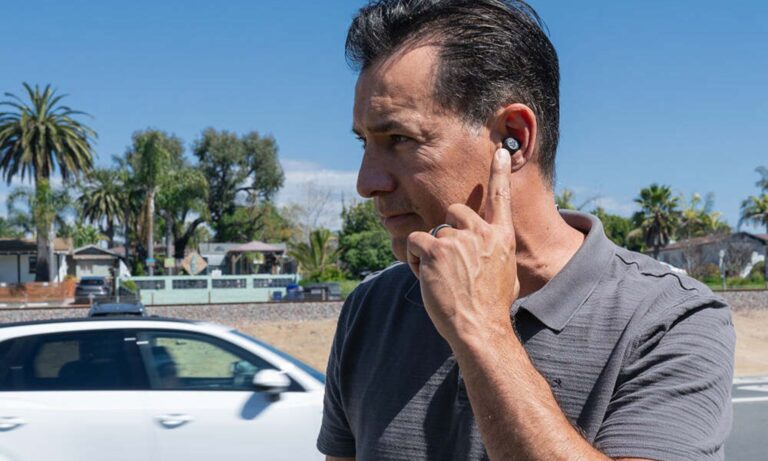 4 Best translator earbuds for offline use, work, and travel