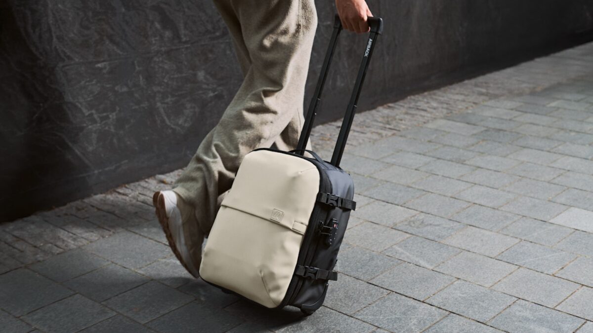 The Airback FLEX: The smart backpack that actually fits under the seat
