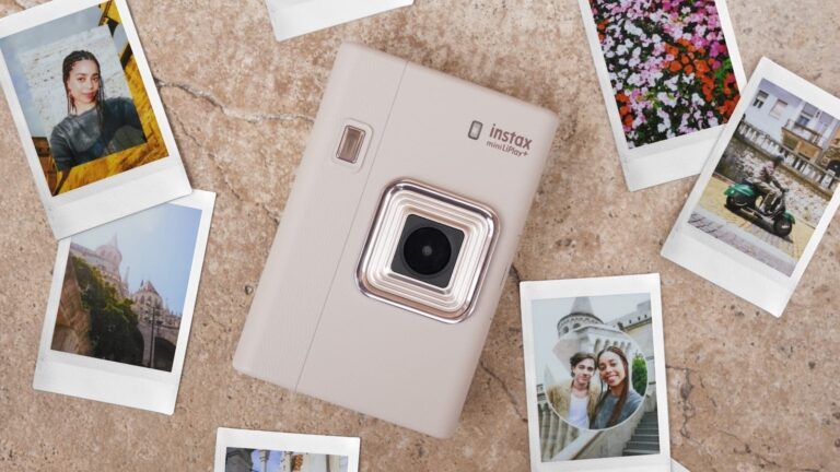 Fujifilm instax mini LiPlay+ Hybrid Instant Camera