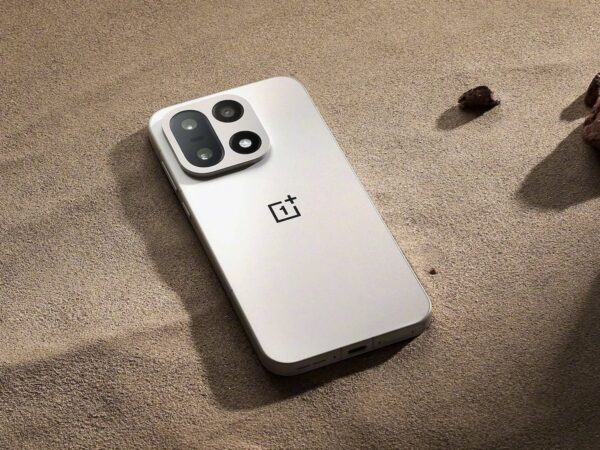 OnePlus 15 Smartphone
