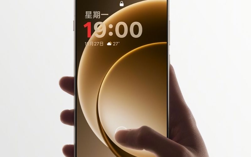 OnePlus 15 display