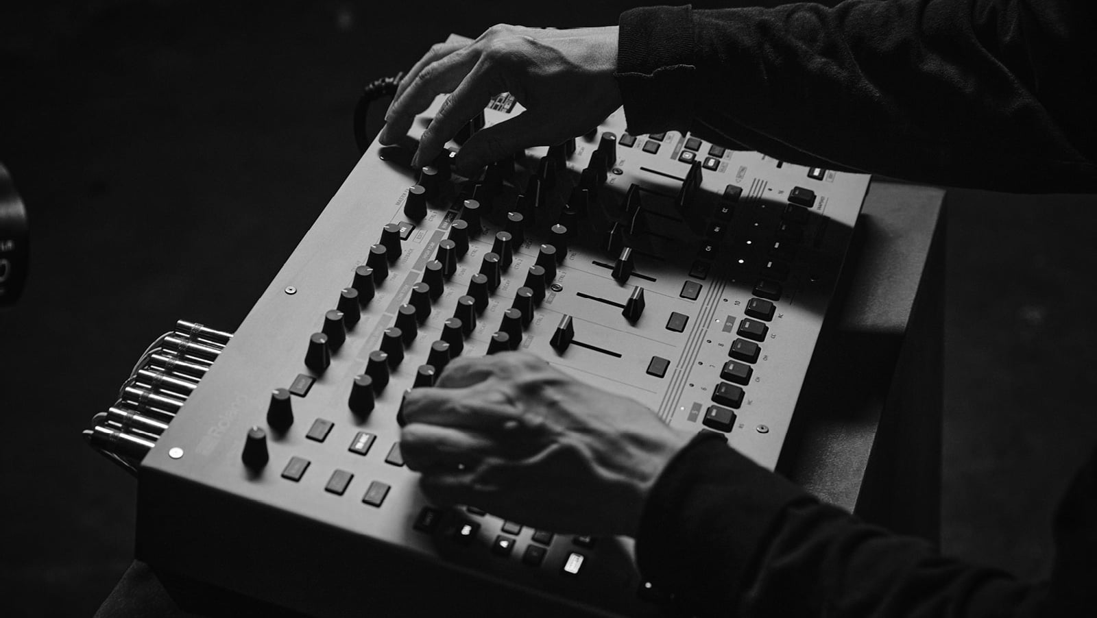 TR-1000 Rhythm Creator Drum Machine: Overview