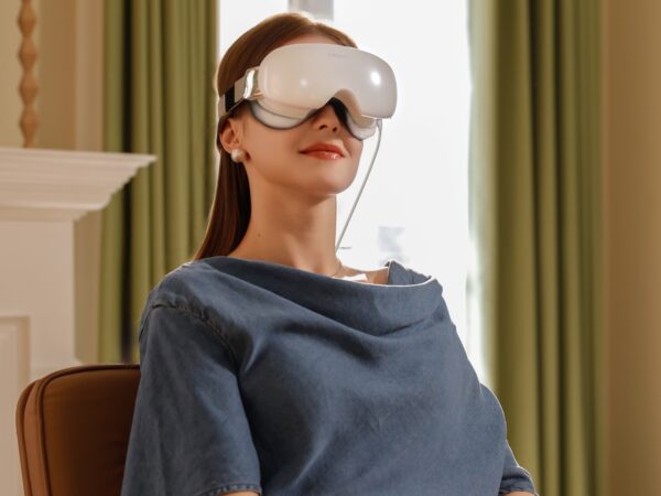 KoushiCare LuminEyes Eye Light Device