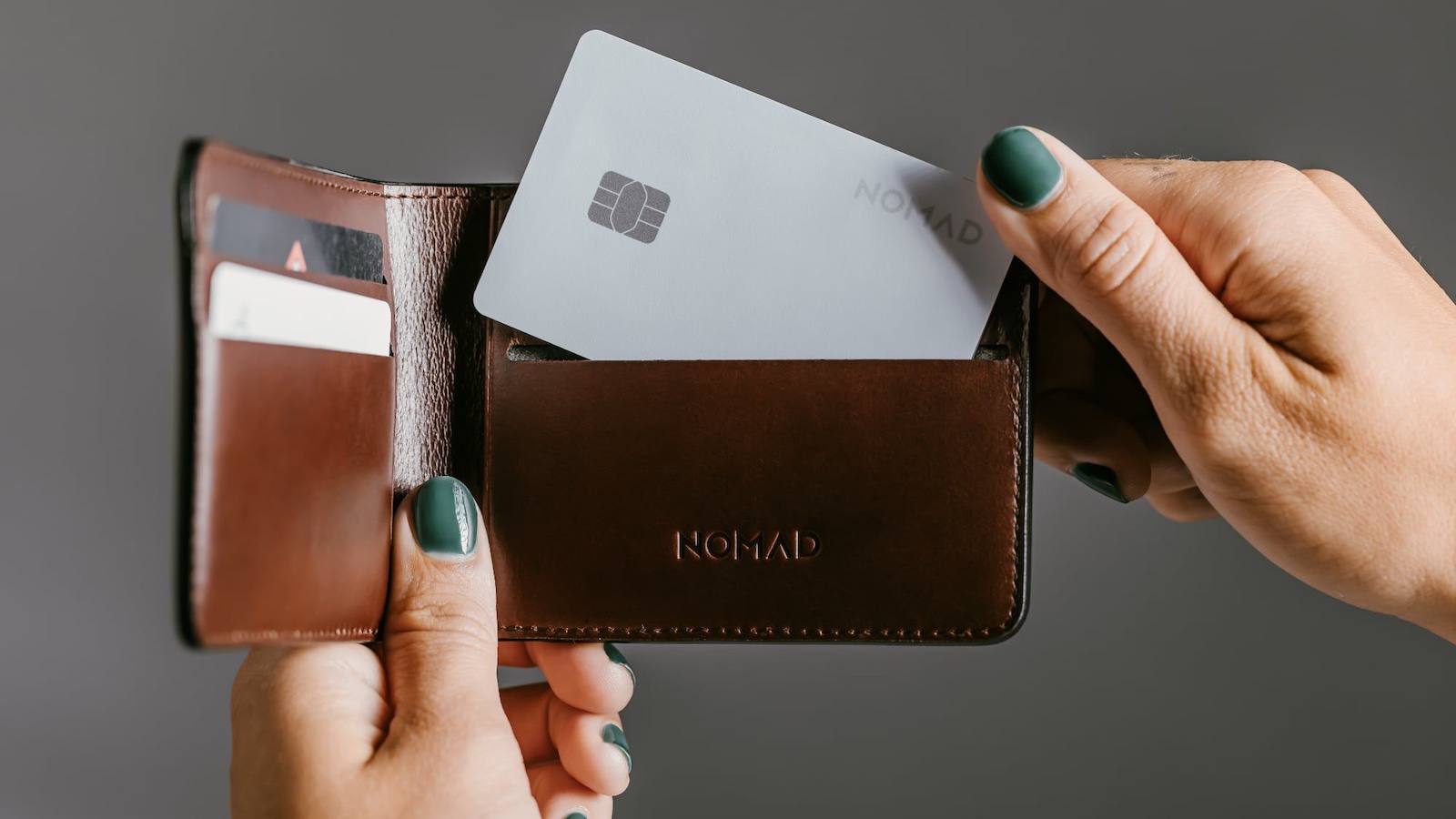 Nomad Tracking Card Pro