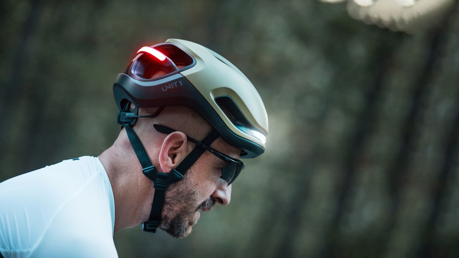 UNIT 1 AURA Mips Smart Helmet