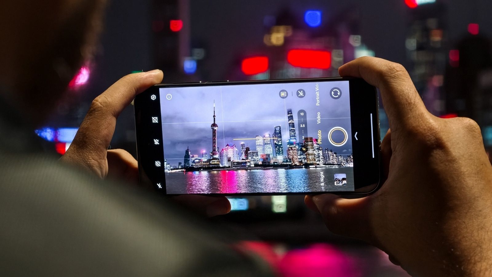 vivo X300 Series features advanced AI imaging!