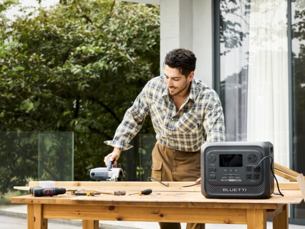 Bluetti Elite 300 Portable Power Station