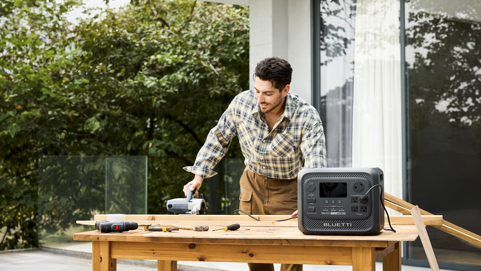 Bluetti Elite 300 Portable Power Station