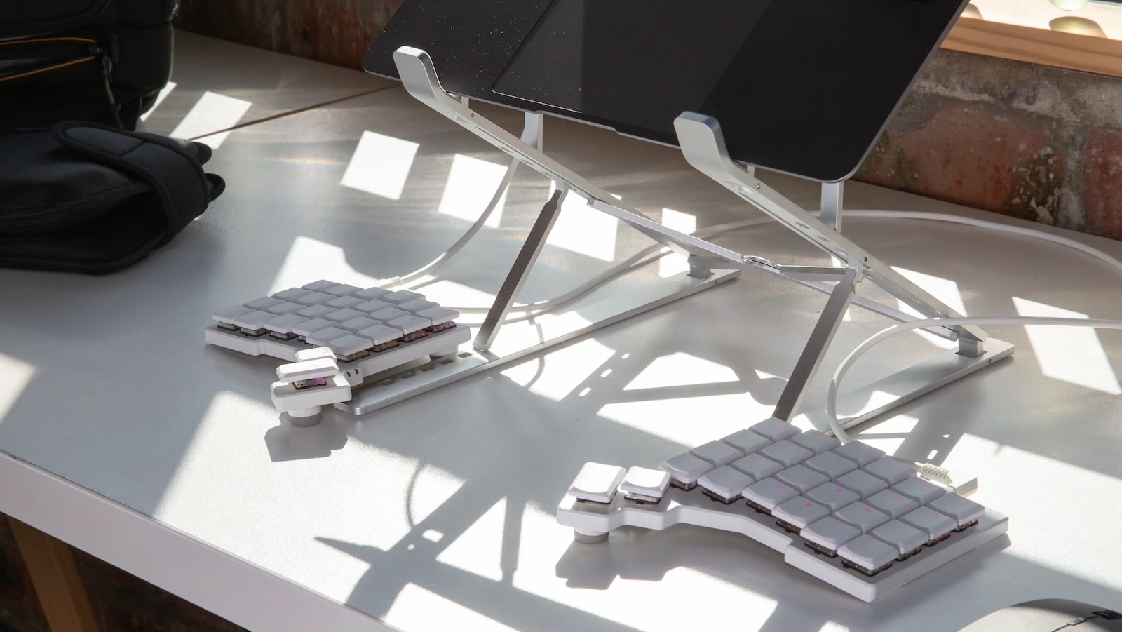 ZSA Voyager brings you portable low-profile comfort