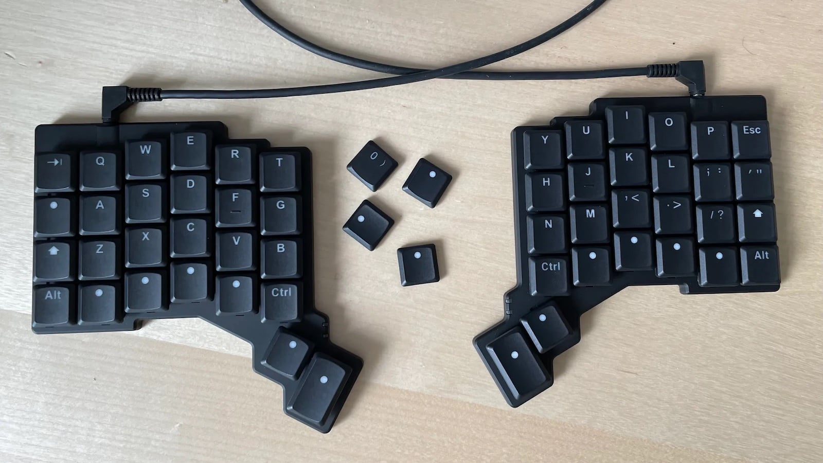 ZSA Voyager brings you portable low-profile comfort