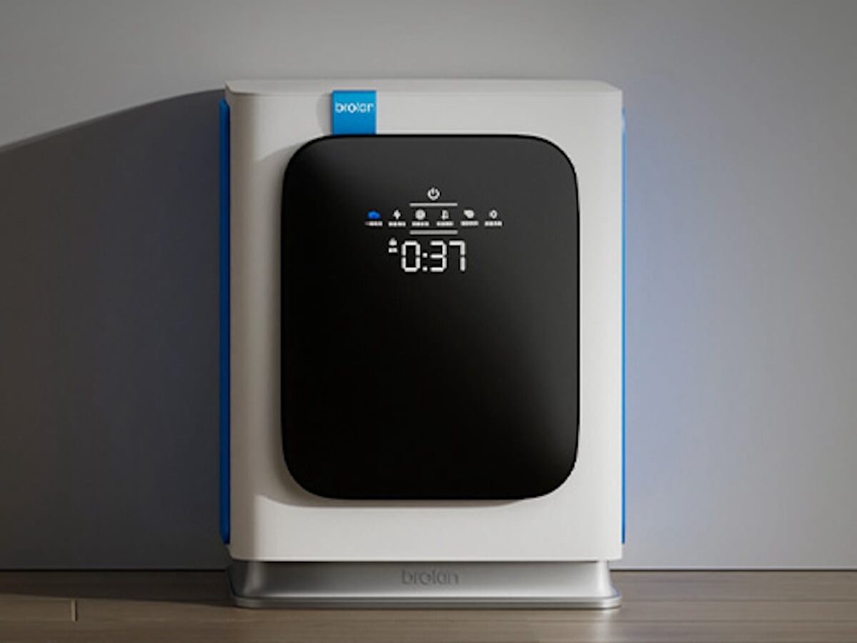 The smart shoe-cleaning robot that makes you wonder how you managed before