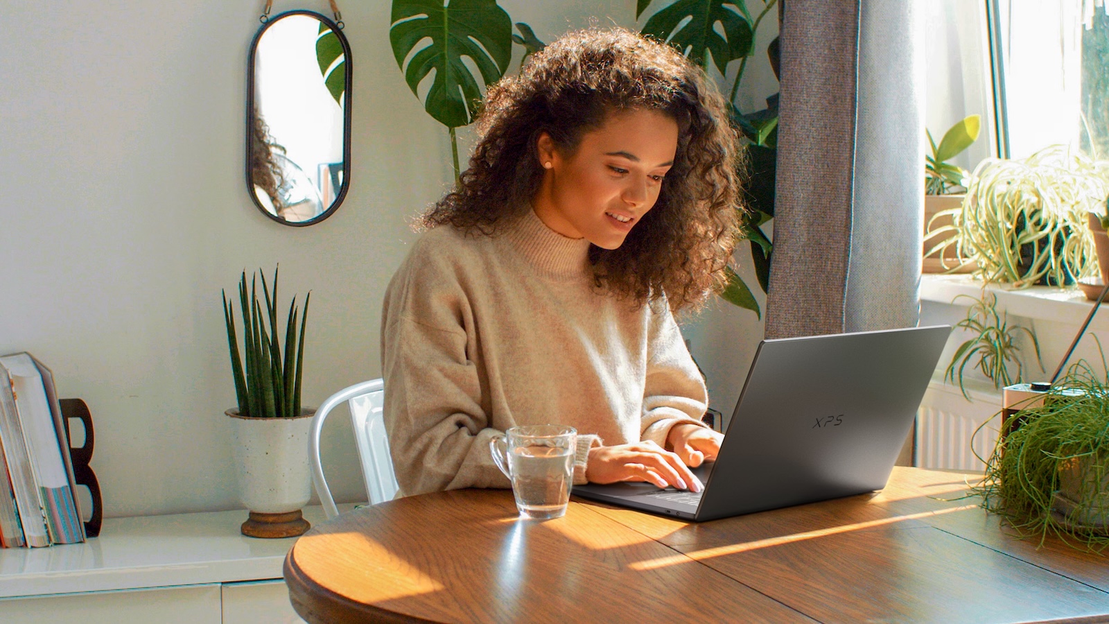 Dell XPS 16 Laptop (Model DA16260)