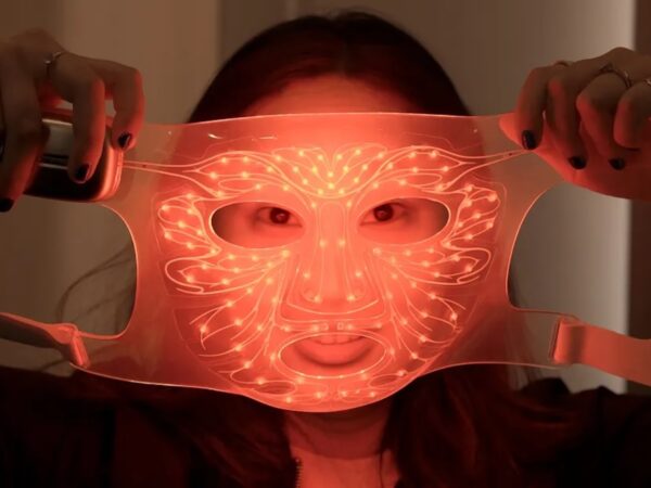 L’Oréal LED Face Mask