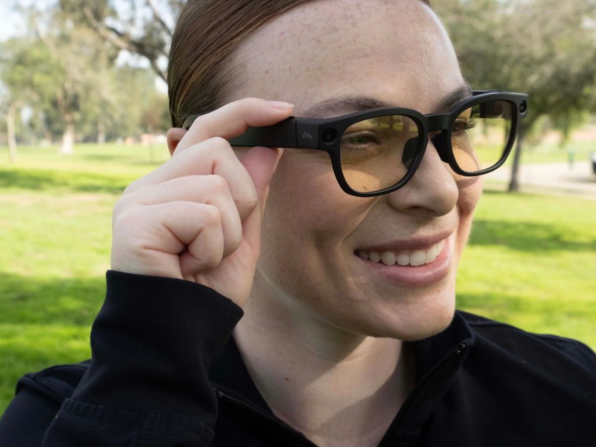 Mentra Live AI Smart Glasses