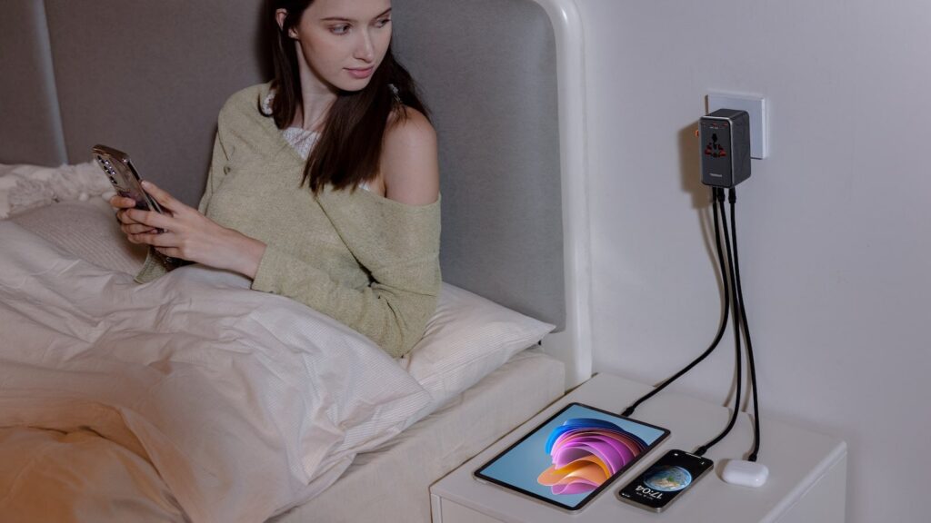 TESSAN 205W Travel Charger