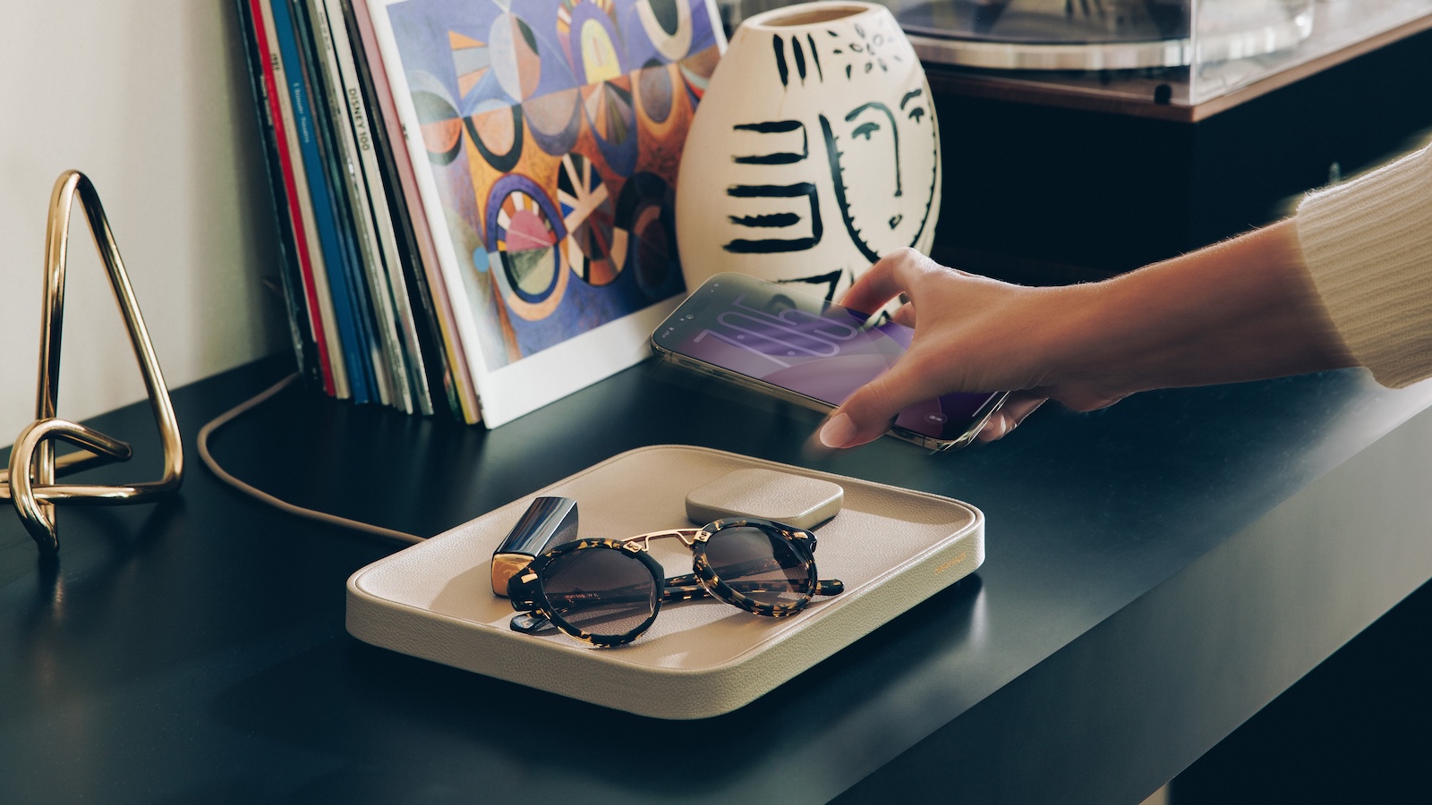 Twelve South Valet Wireless Charging Tray