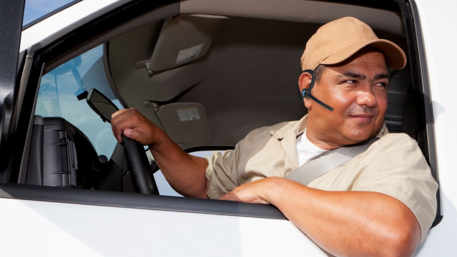 BlueParrott M500-XT eliminates up to 93% of background noise!