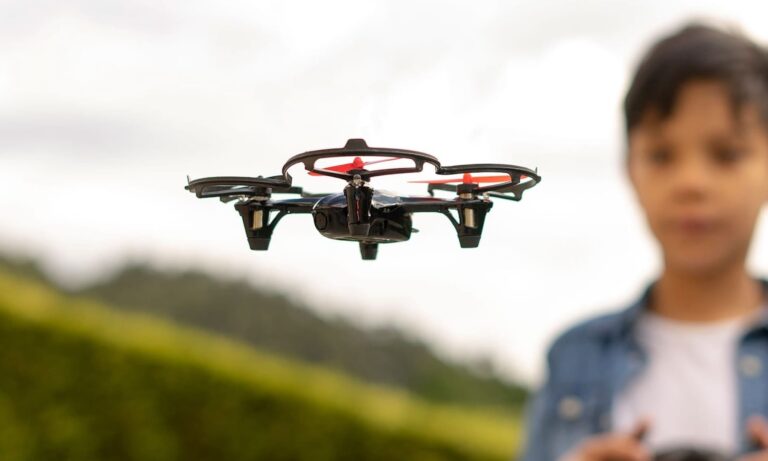 Os melhores drones para crianças em 2026 – segundo pais que já devolveram um antes