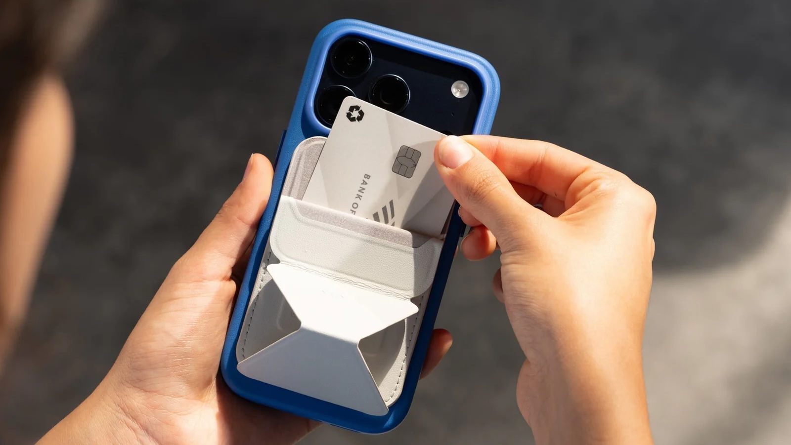 MOFT Snap-on Phone Stand is trackable via Find My