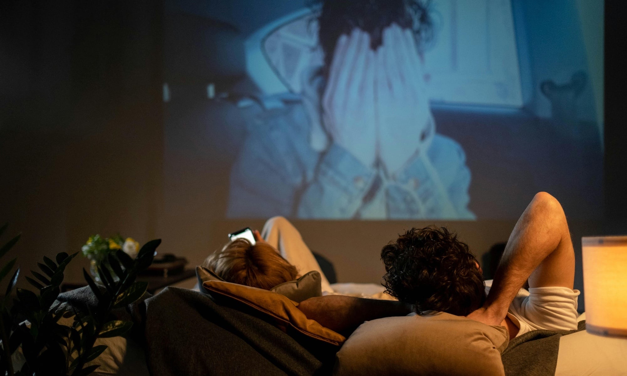 Romantic movie night at home: best tech setup 2026