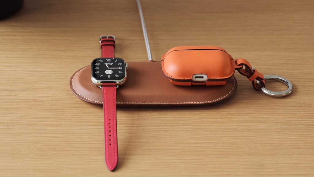 Hermes Paddock Duo Charger