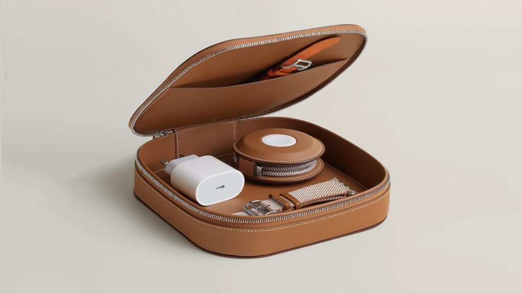 Hermes Paddock Yoyo Charger Grand Case