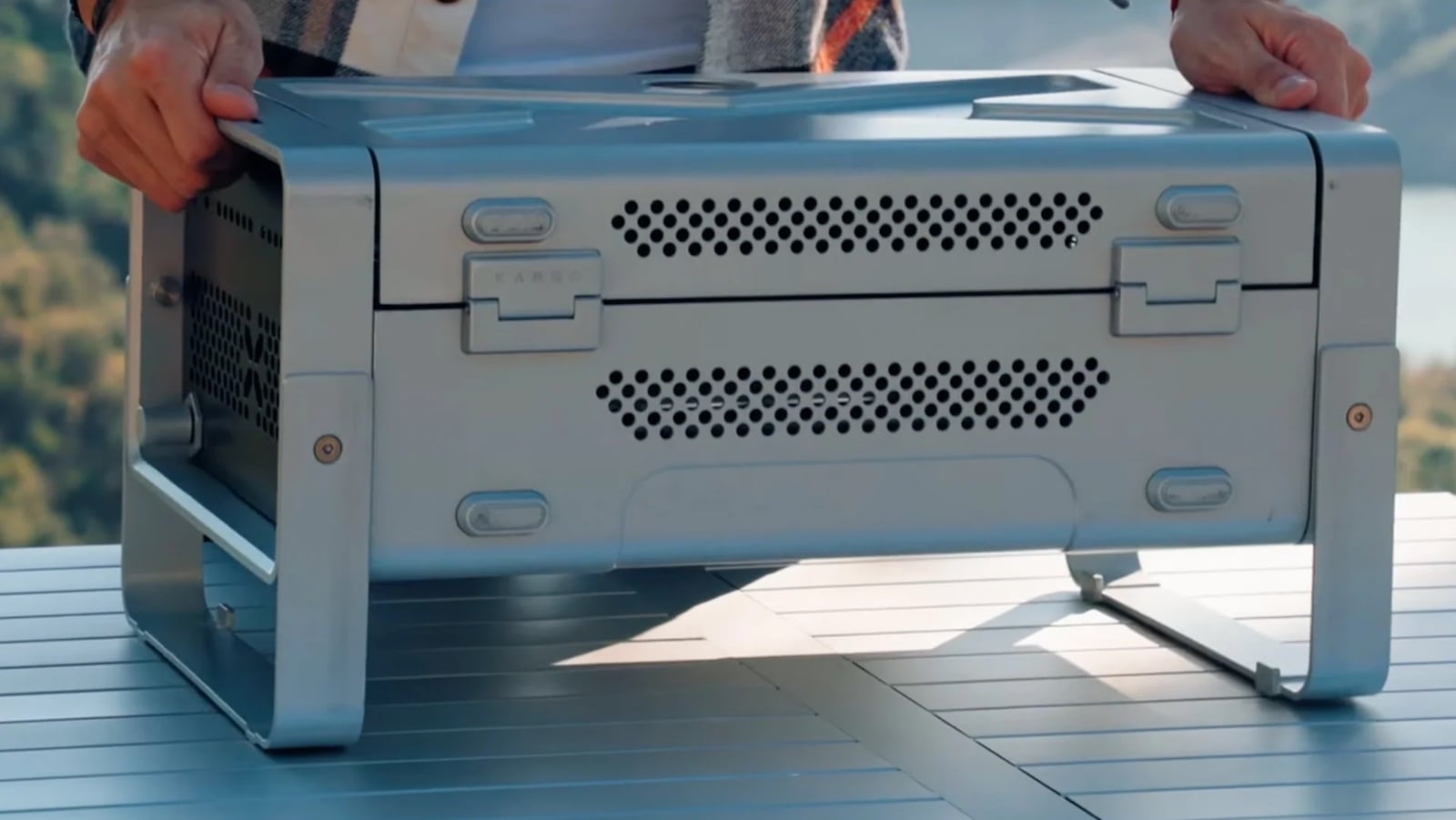 Karbo Grill X1 is a is designed for outdoor cooking